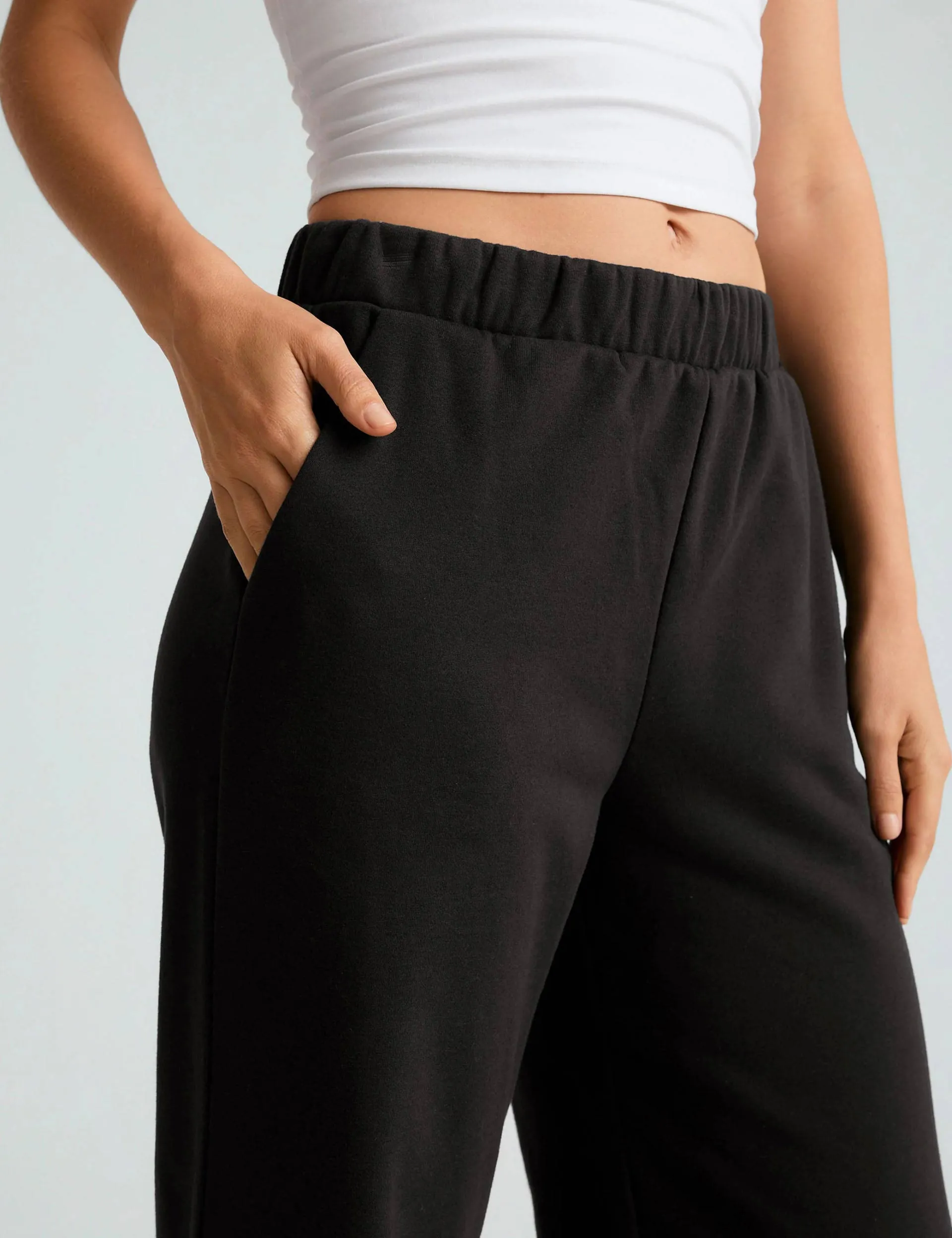 Open Ended Mid Rise Wide Leg Pant - Black
