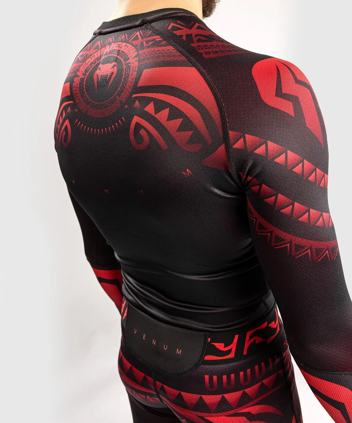 Venum Nakahi Rashguard - Long Sleeves - Black/Red